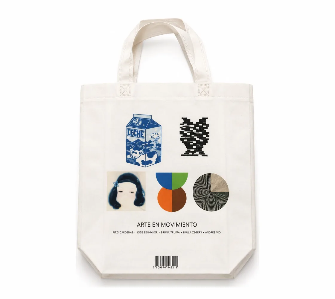 Bolsa de Arte en Movimiento con las obras de los artistas de la colección